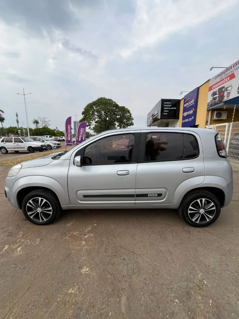 Fiat Uno Attractive 1.0 EVO Fire Flex 8V 5P 2015 - Foto 3