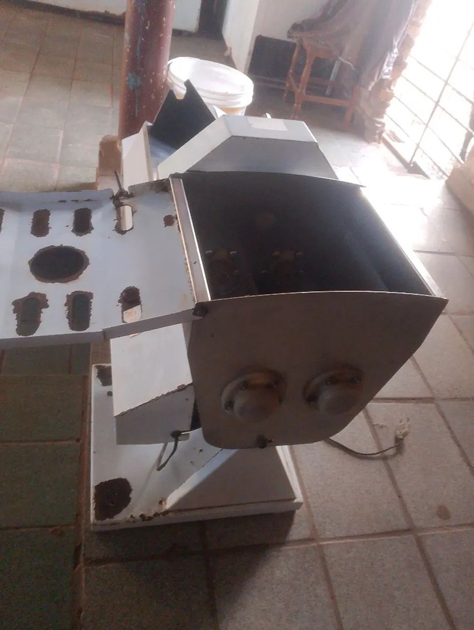 Vende uma masseira de 5 kg e um cilindro  - Foto 2