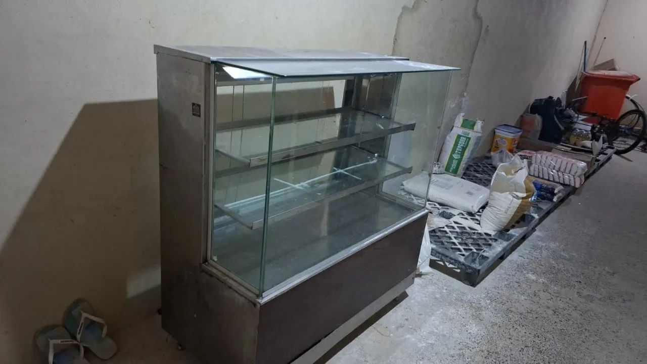 Balcão de padaria todo em inox