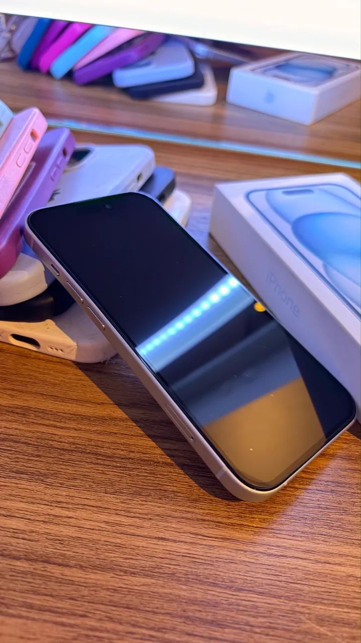 IPHONE 15 128 GB - AZUL (trincado) - Celulares e Smartphones