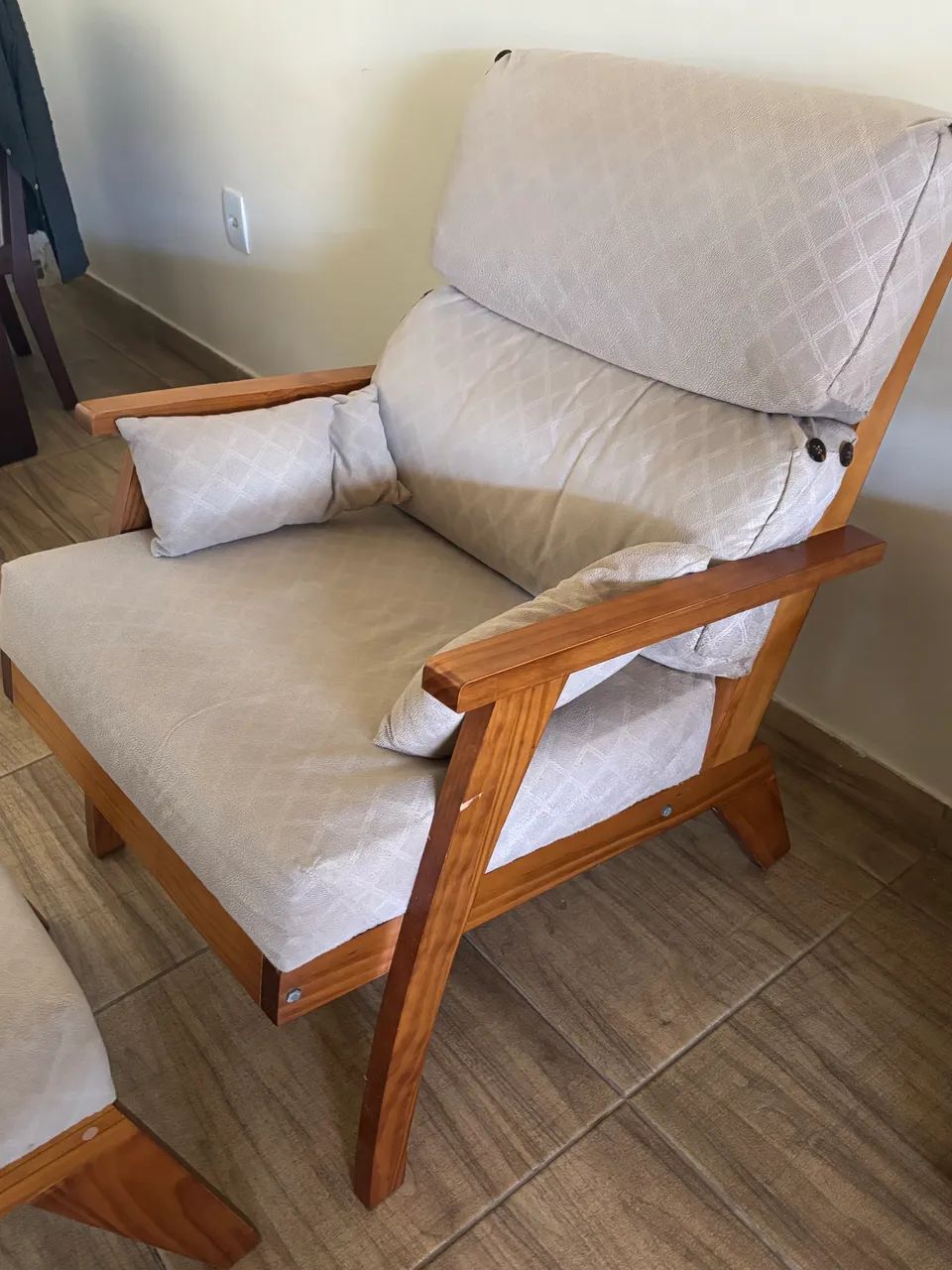 Poltrona com banqueta - Foto 2