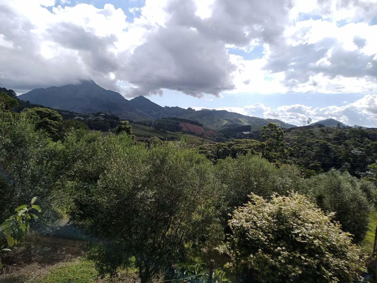 Lotes e chácara próximo a pedra azul 
