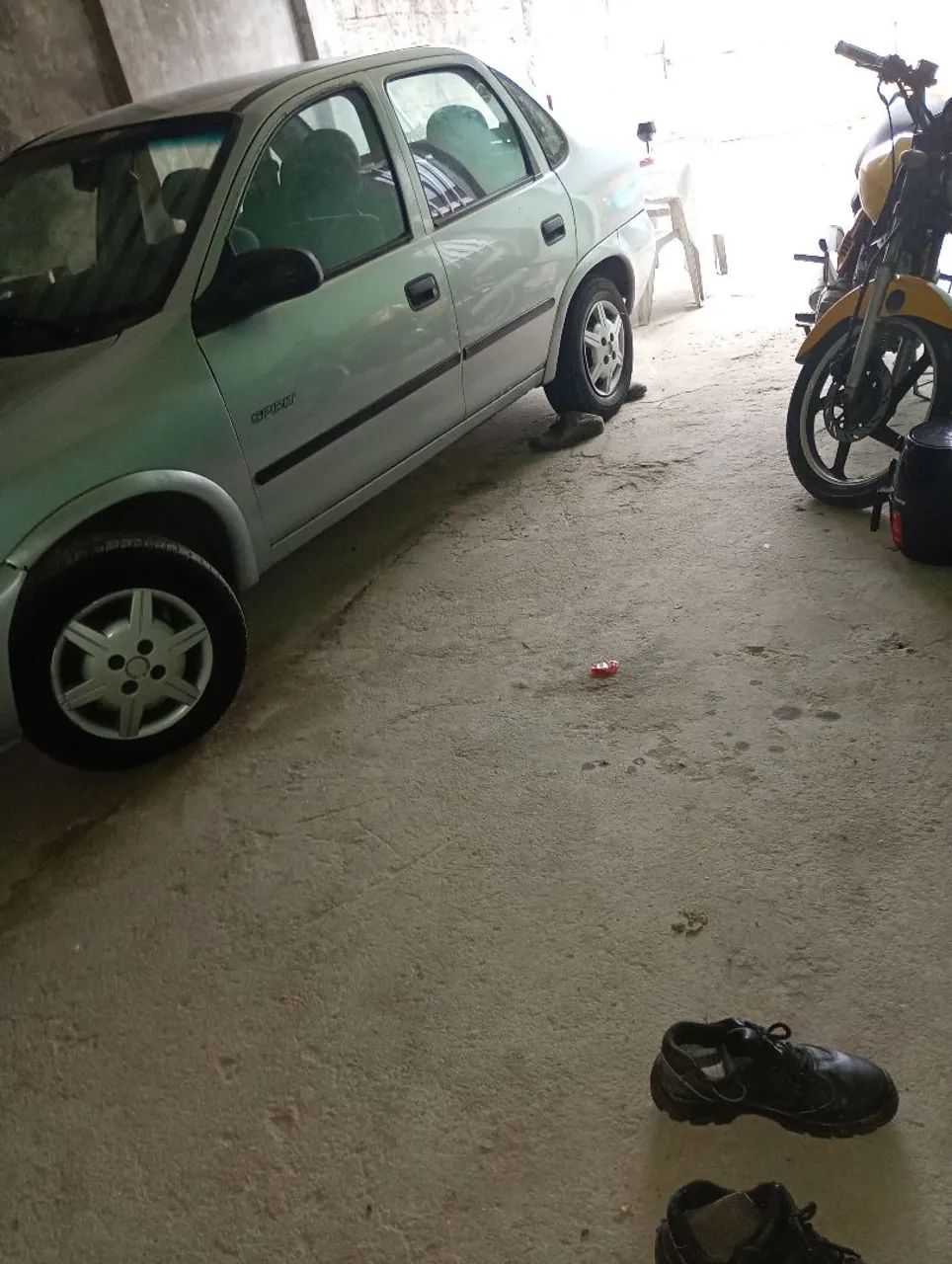 Faço diversa frete particular moto e carro preço combinar 