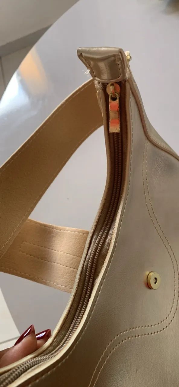 Bolsa de ombro dourada  - Foto 4