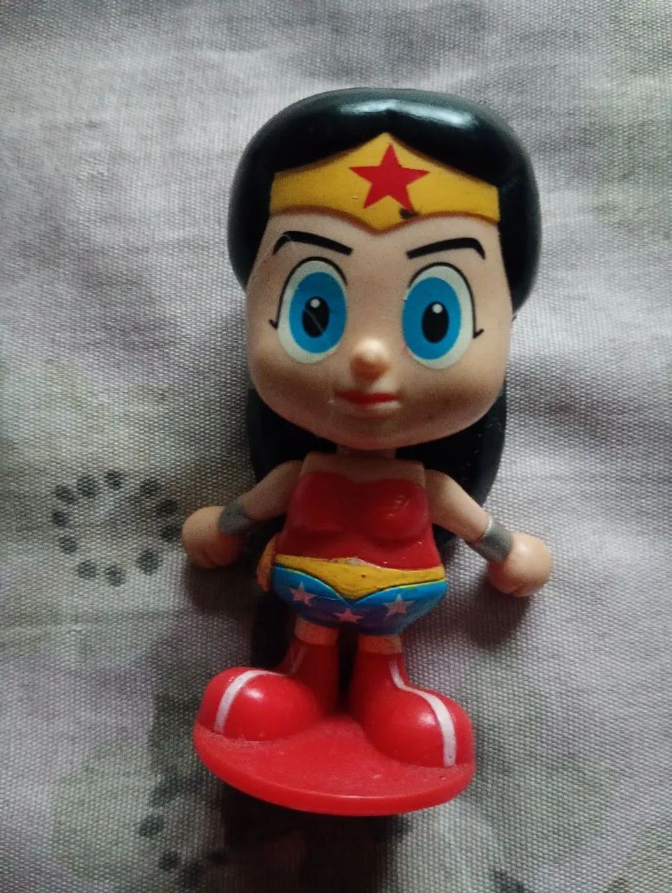 Miniatura mulher maravilha 