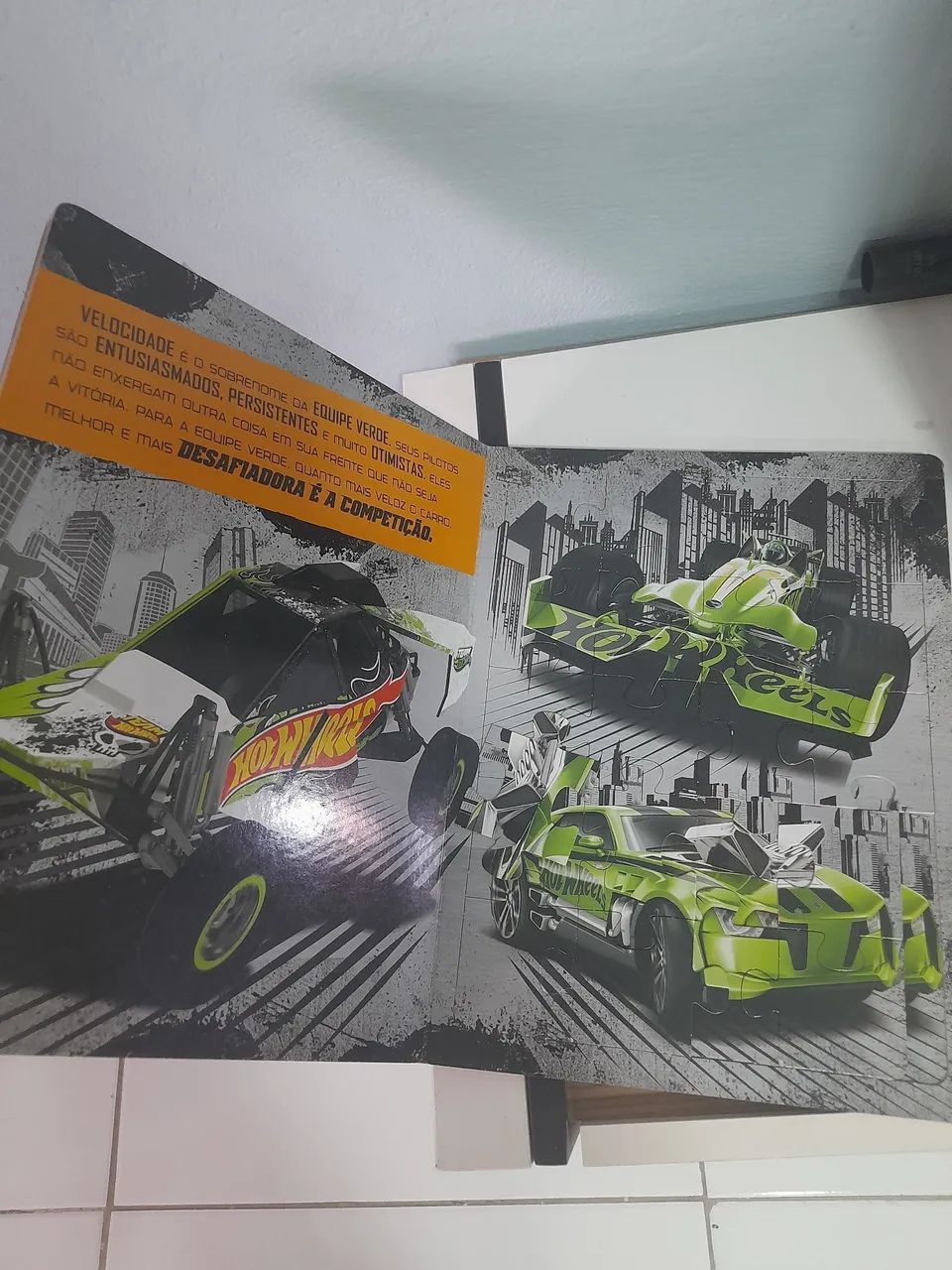Livro quebra cabeça hot wheels - Foto 3