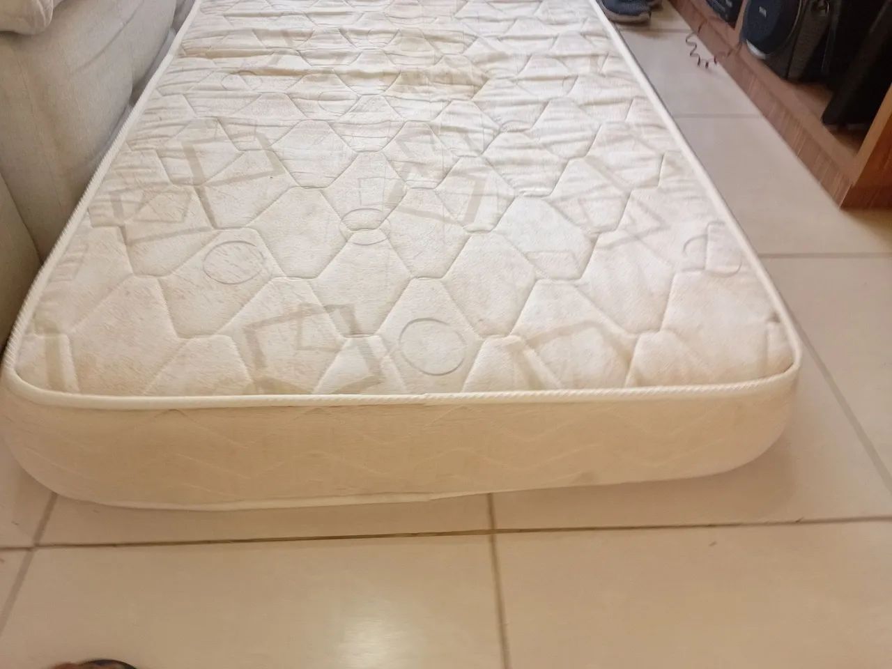 COLCHÃO D33 CONSERVADO - Foto 3