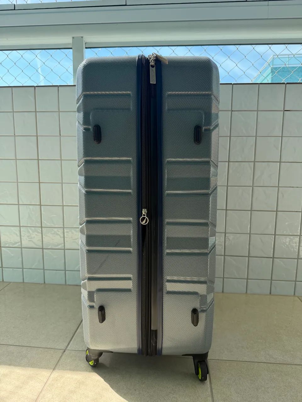 Mala Nautica 32 polegadas Grande Rígida com 4 Rodas - Nova - Foto 3