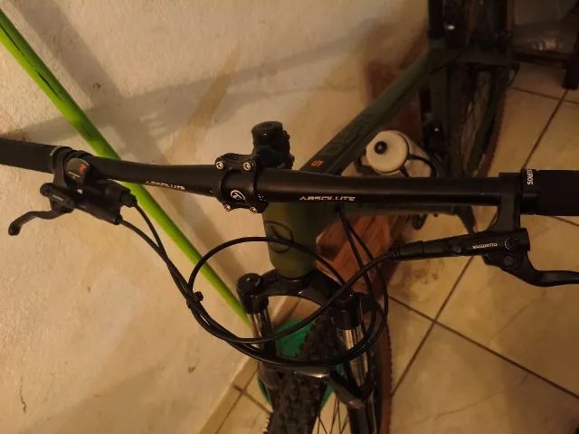 Bicicleta absolut montada .