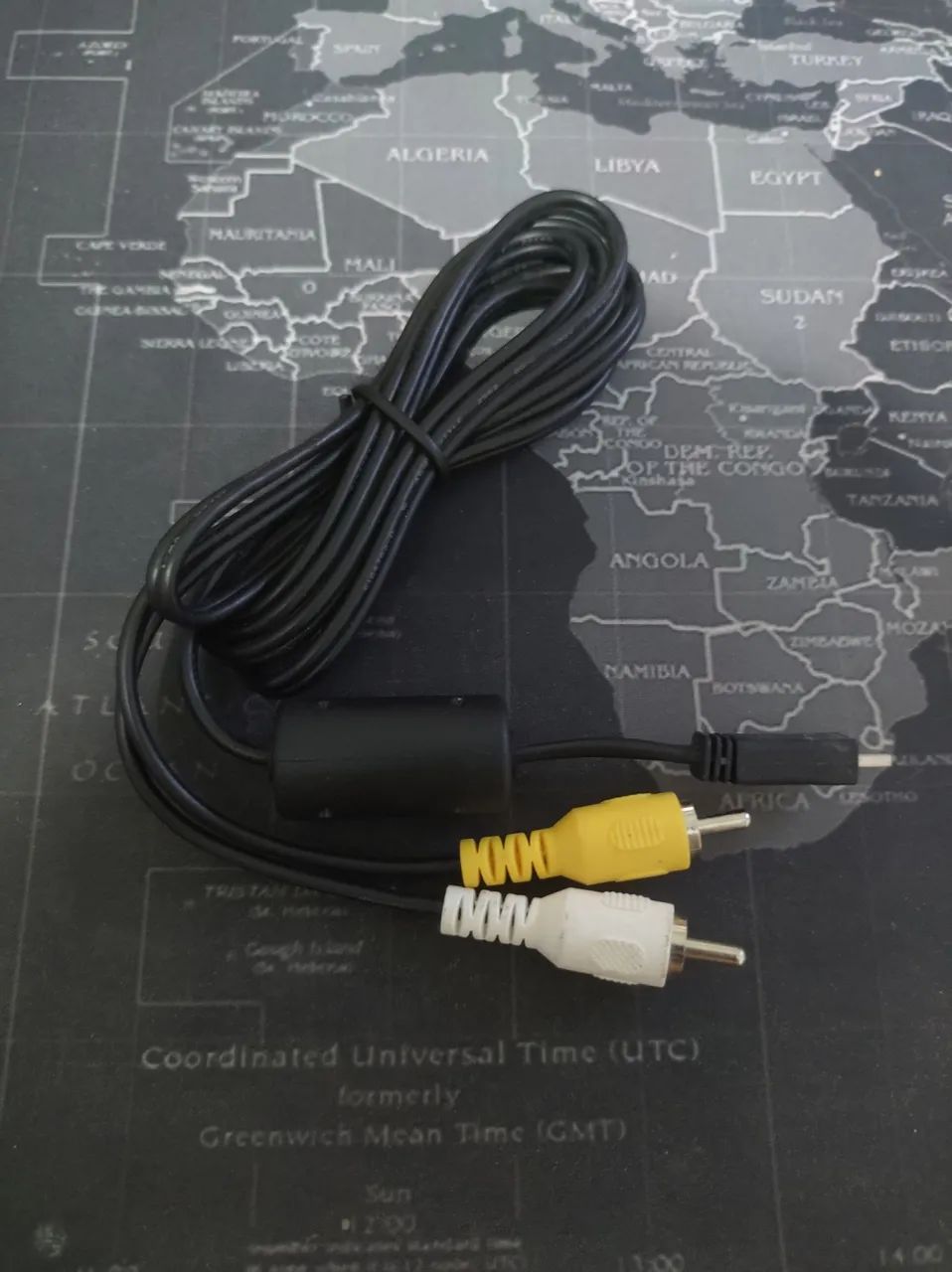 cabo adaptador AV (áudio e vídeo) RCA para P2 (3.5mm).  - Foto 2