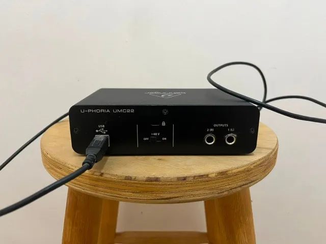 Interface de Áudio Behringer U-Phoria UMC22 - Foto 2