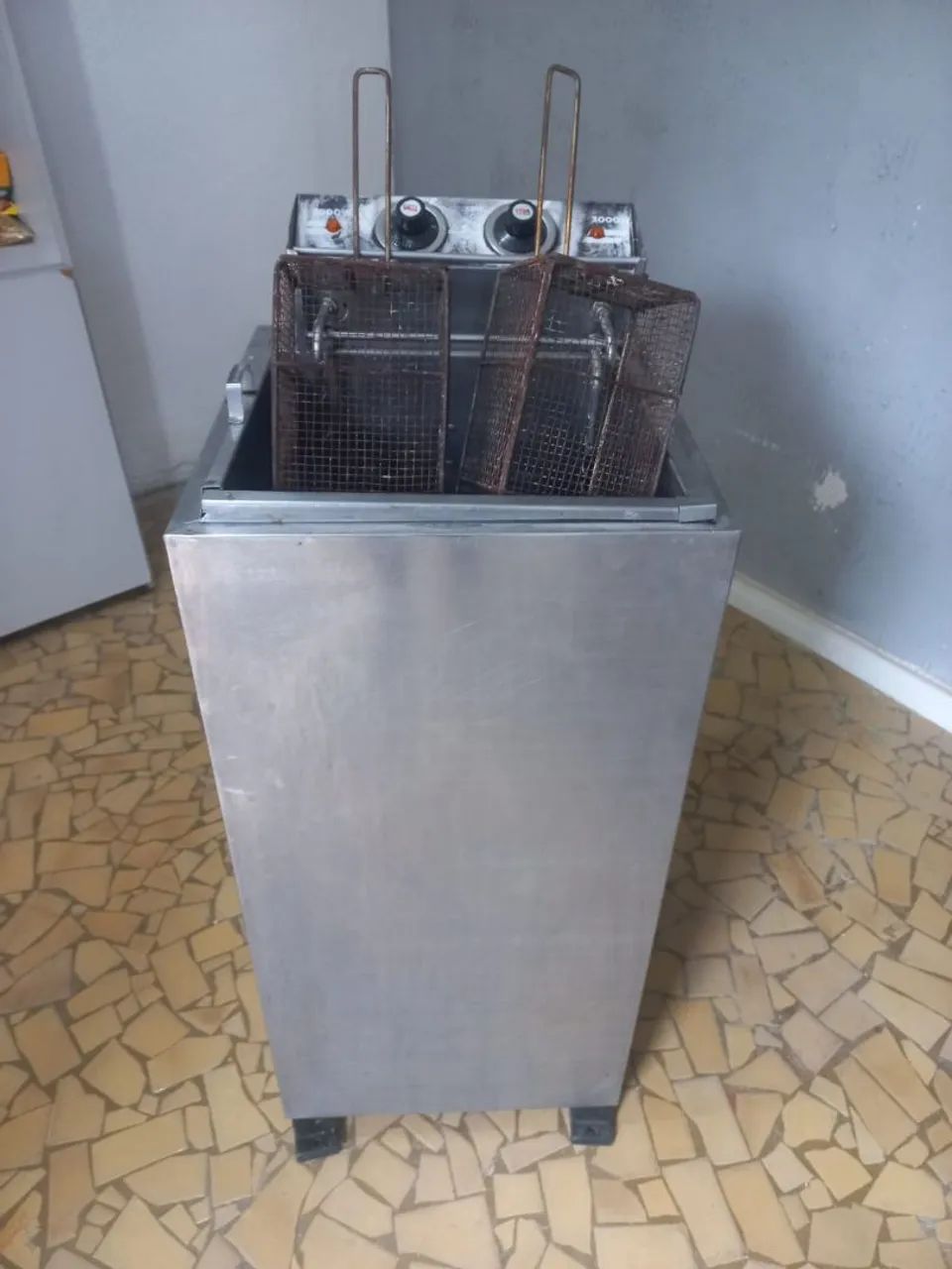 Fritadeira industrial Água e óleo 220w