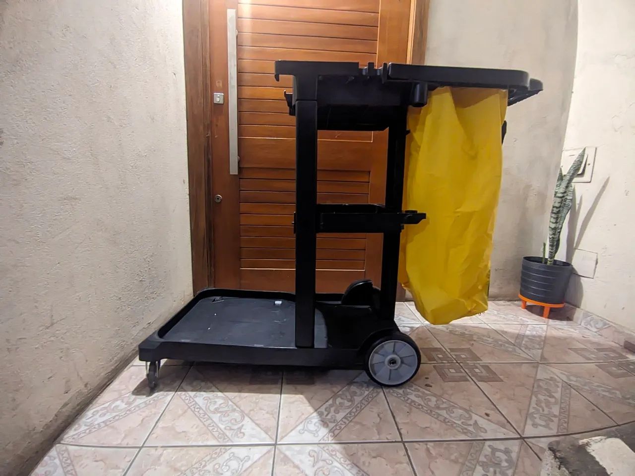 Carro funcional de limpeza - marca Rohmer