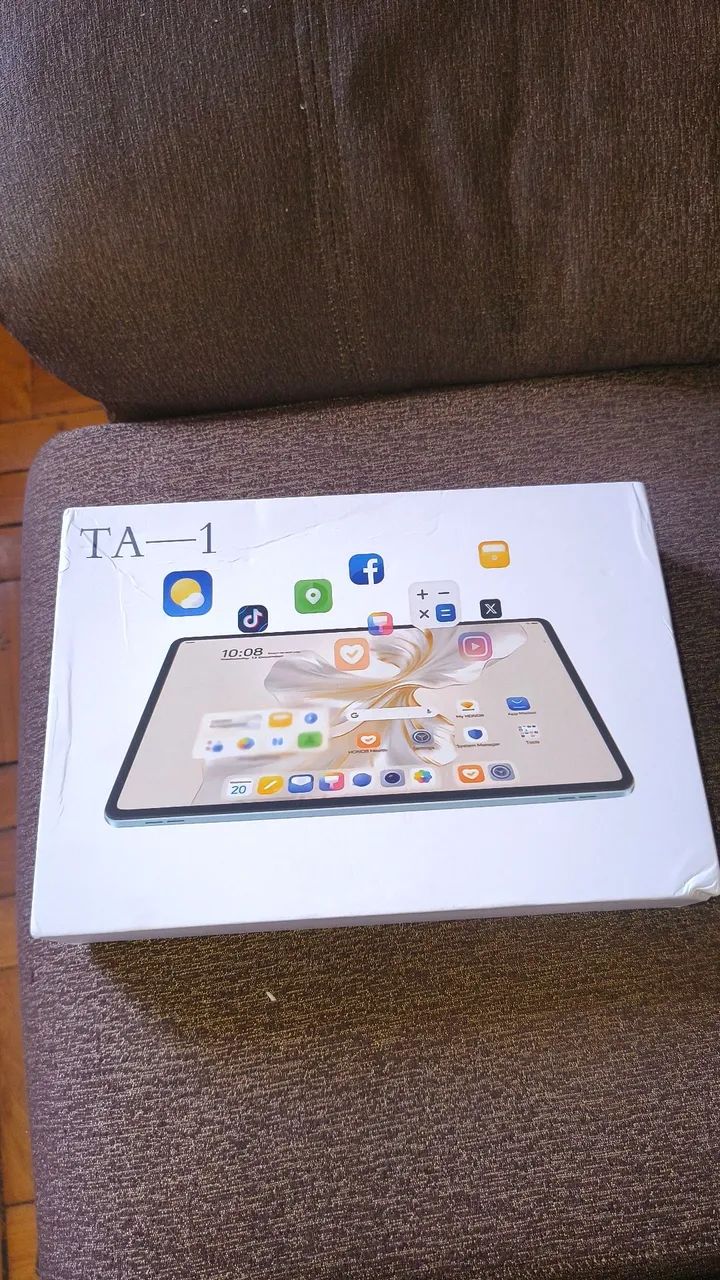 Vendo tablet p95 10.1 polegadas novo só tirei da Caixa para conferir.