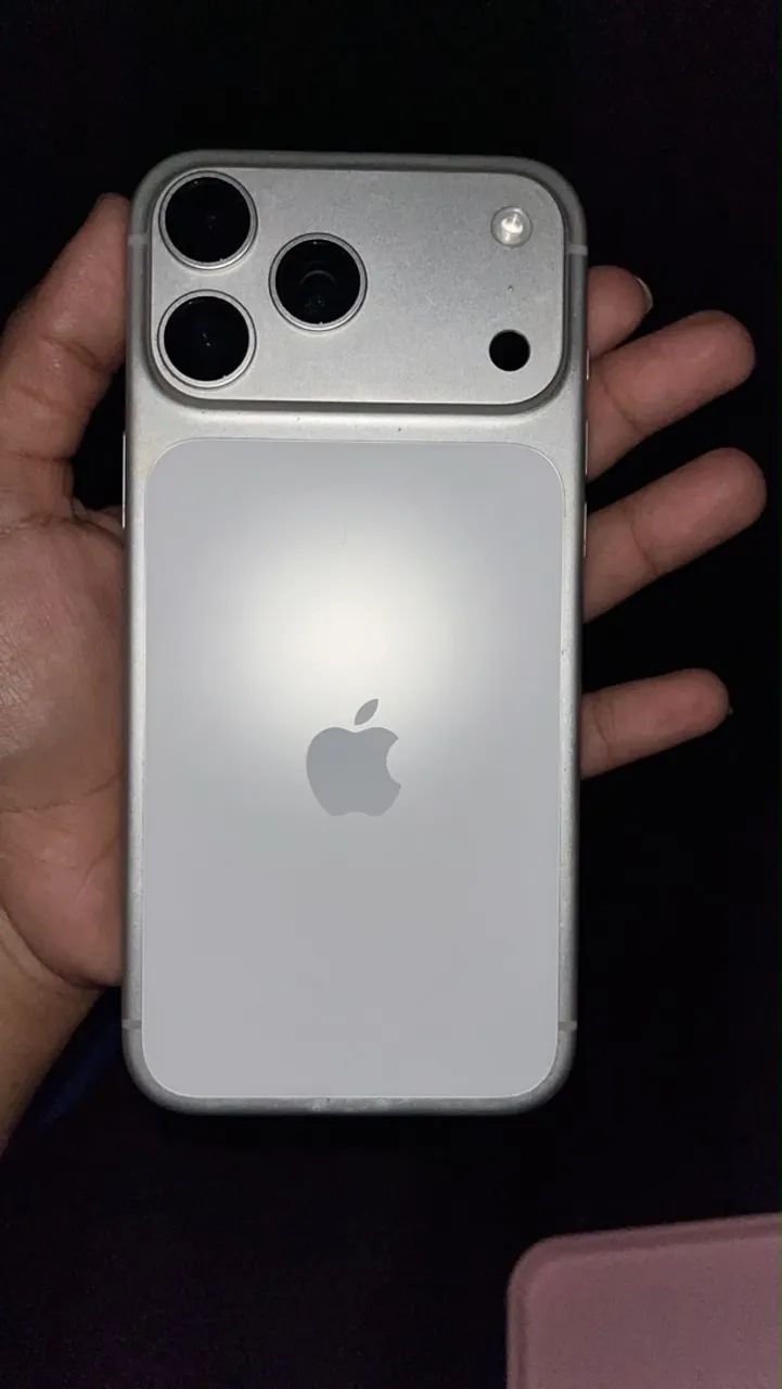 iPhone 17 pro max 