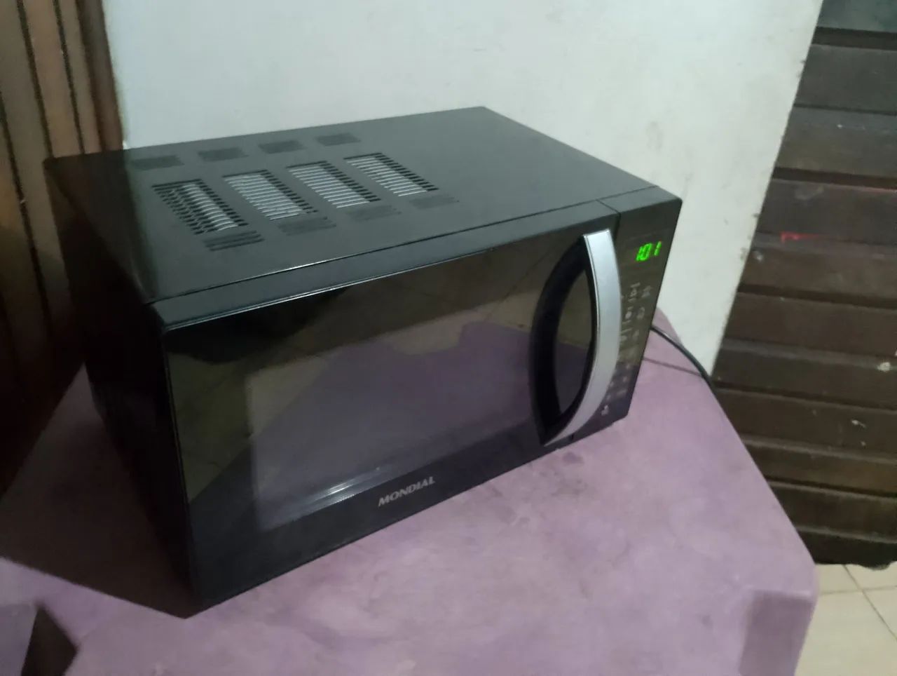Microondas SEMI NOVO  - Foto 2
