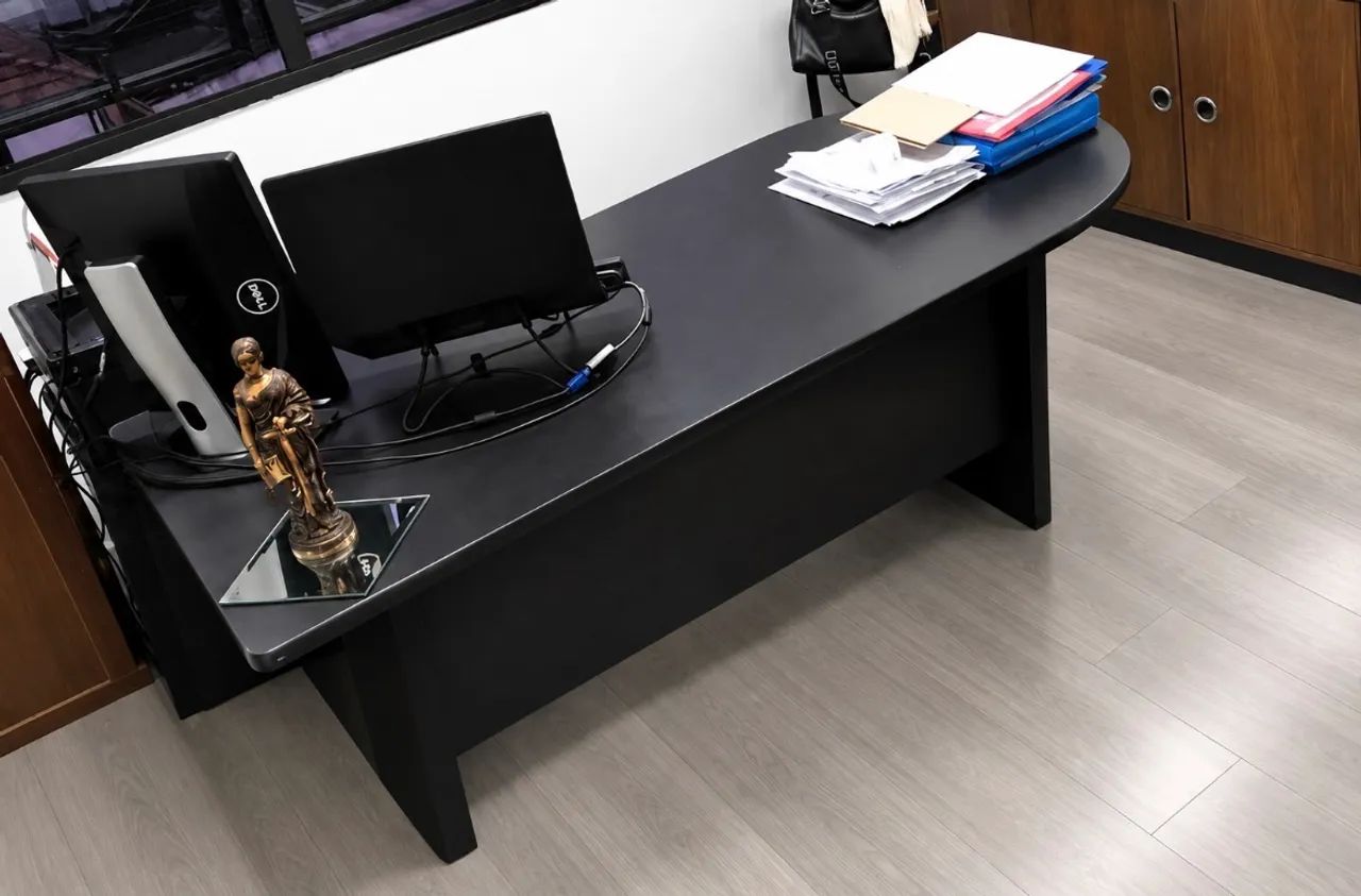 mesa em L gota com gaveteiro - TECAMA