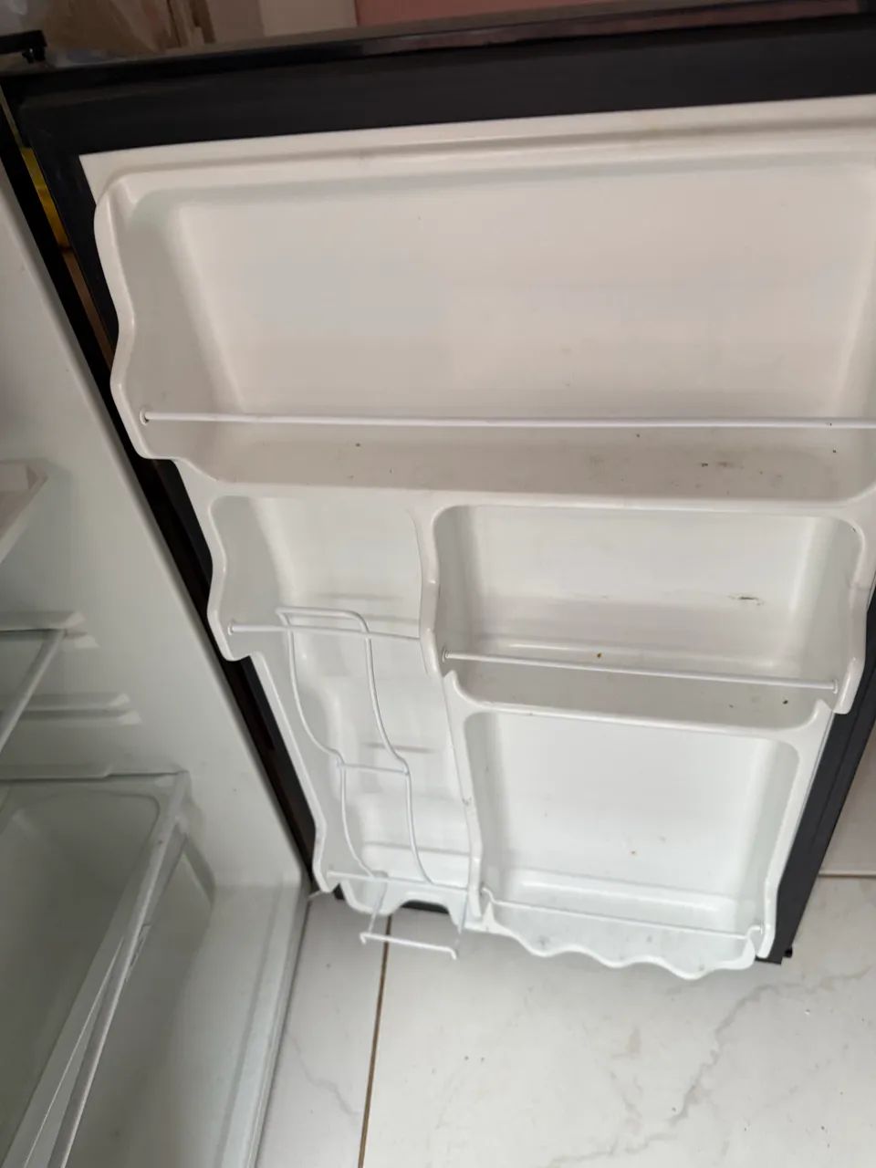 Frigobar Black 124 Litros Mrc12b Midea 220v - Foto 4