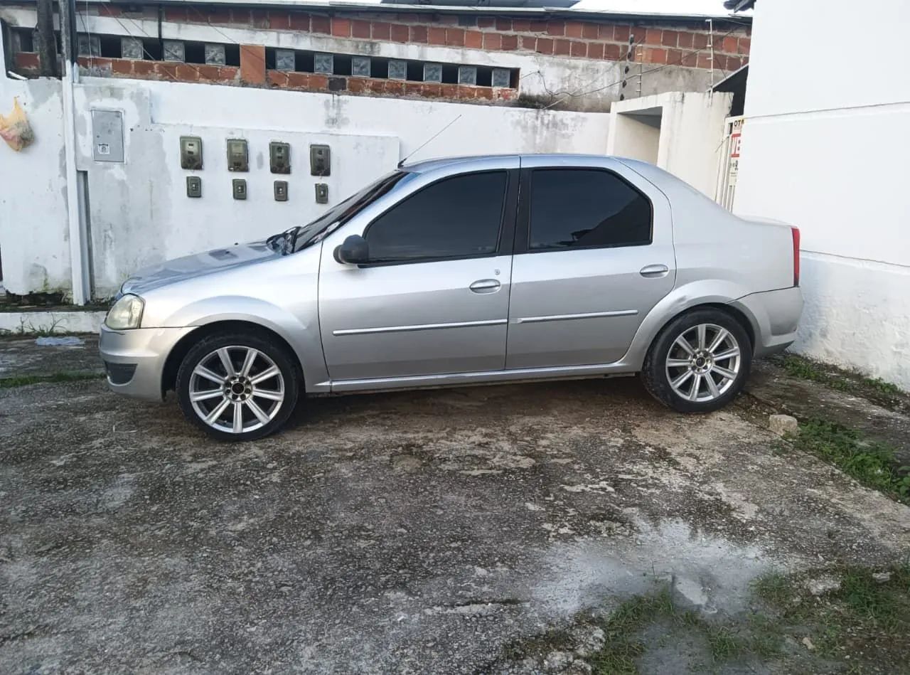 Renault Logan 2012