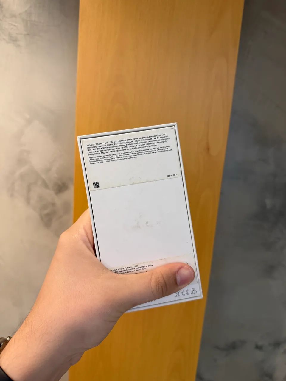 Caixa de iPhone 11 128GB/64GB Preto  - Foto 2