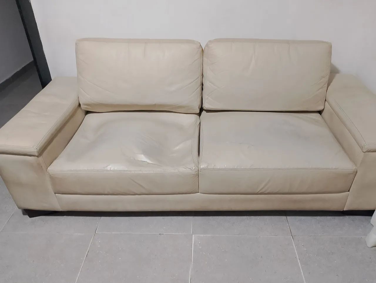 Sofá em Courino 2 MTS 