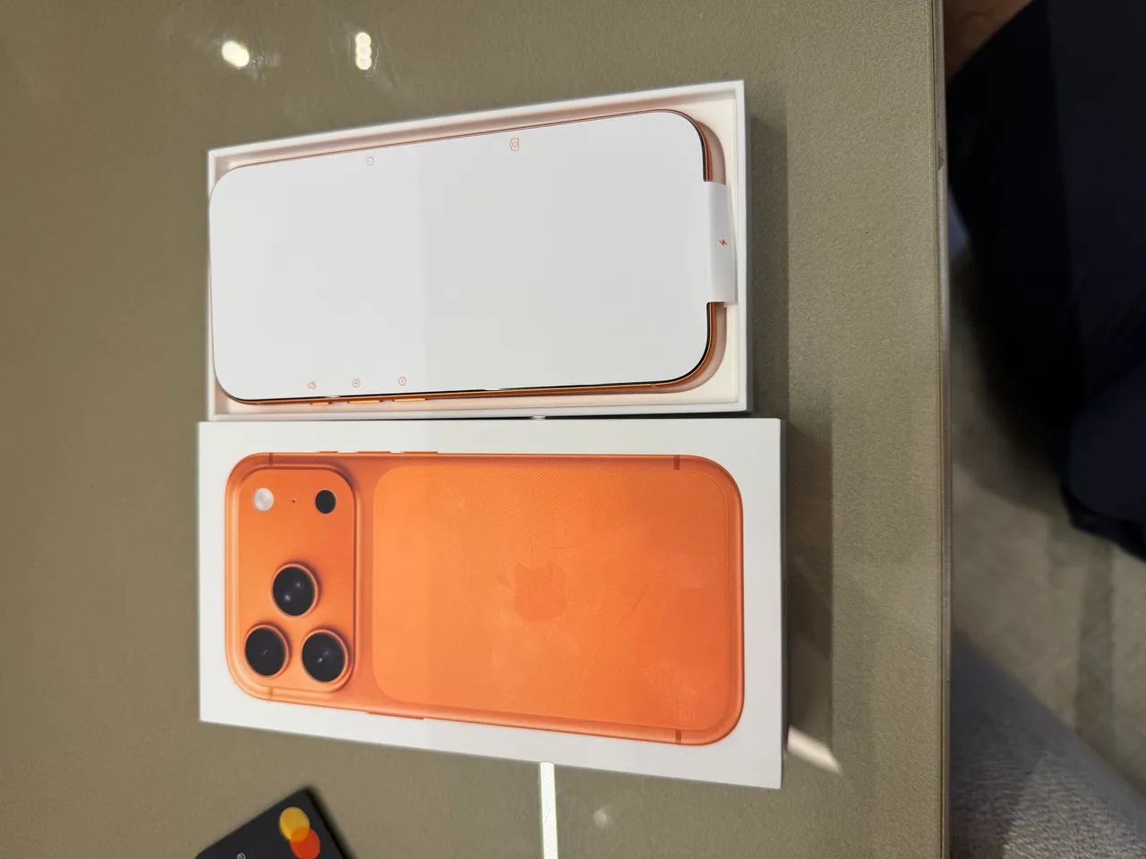 Iphone 17 pro 1- TB  - Foto 3