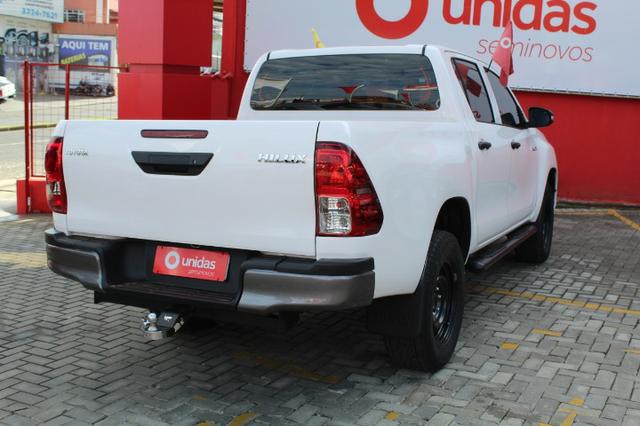 Ipva 2020 pago/Hilux 2017 /menos vidros eletricos / 4x4 / boa camionete / - Foto 5