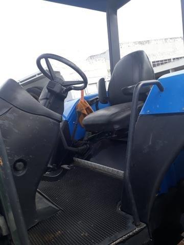 Trator tl 80 new holand 2004 azul bem revisado - Foto 2