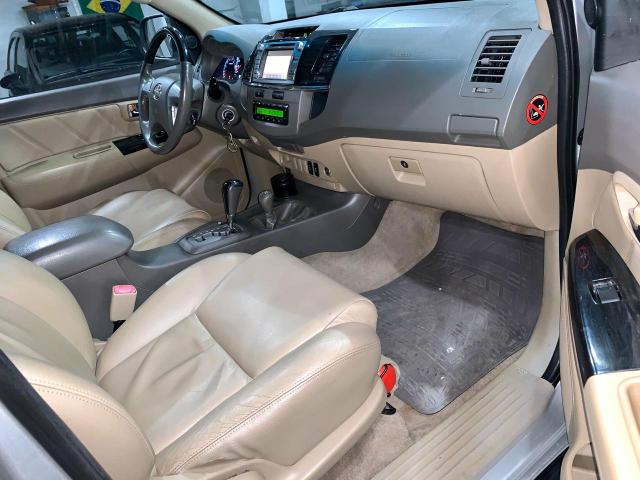 Toyota Hilux SW4 7 lugares 13/13 - Foto 15