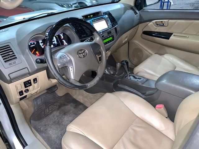Toyota Hilux SW4 7 lugares 13/13 - Foto 11