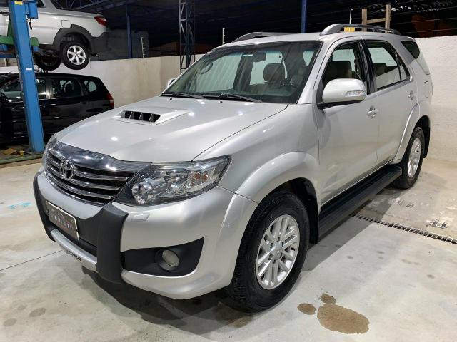 Toyota Hilux SW4 7 lugares 13/13 - Foto 3