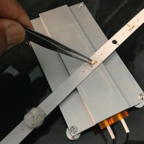 Removedor De Led Smd Em Barras De Tv (Ferro de solda)