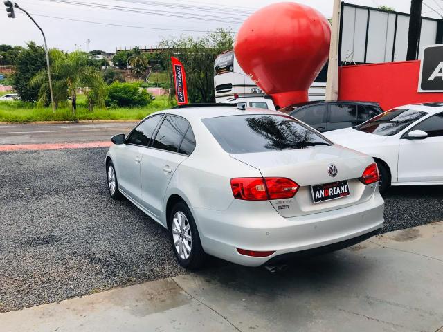 Jetta 2012 Flex com teto solar - Foto 4