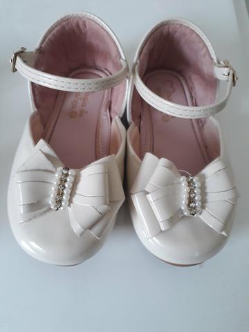 Sapatos semi novos e mto conservados Melissa tamanho 19 e sapato tamanho 20 - Foto 3