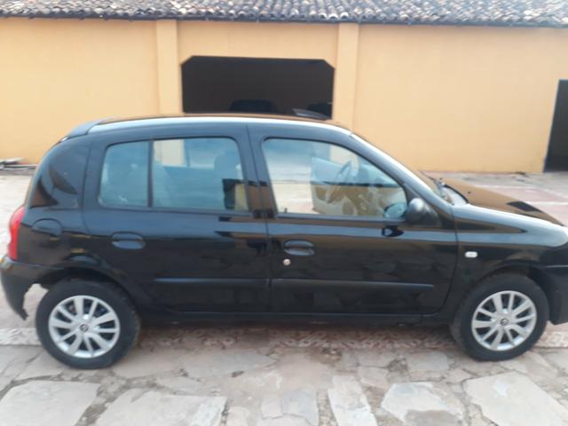 Clio - Foto 4