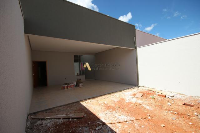 Casa 3/4, pé direito duplo porcelanato no Cerejeiras!!