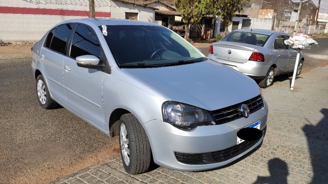 POLO SEDAN 1.6