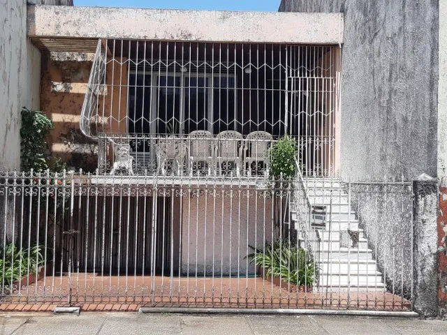 excelente casa com amplo quintal e sótão, 16 de novembro