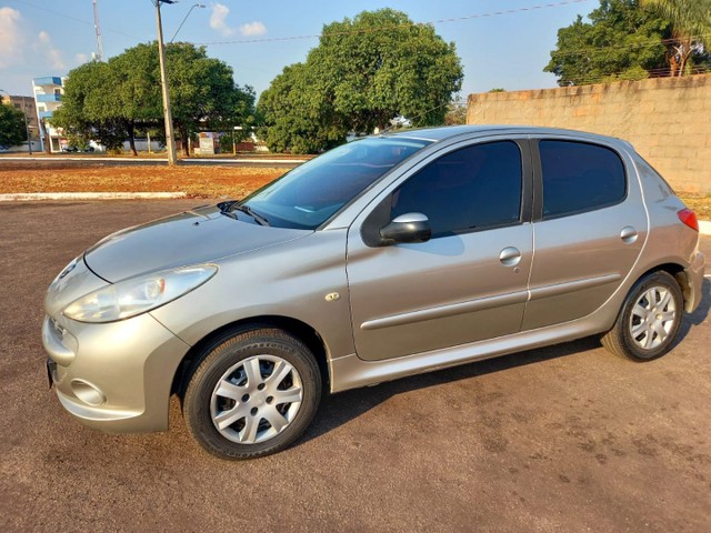 VENDO PEUGEOT 207 COMPLETO 1.4 2012 NÃO PEGO LOTE