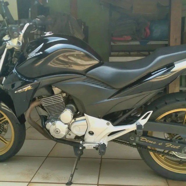 HONDA CB 300R