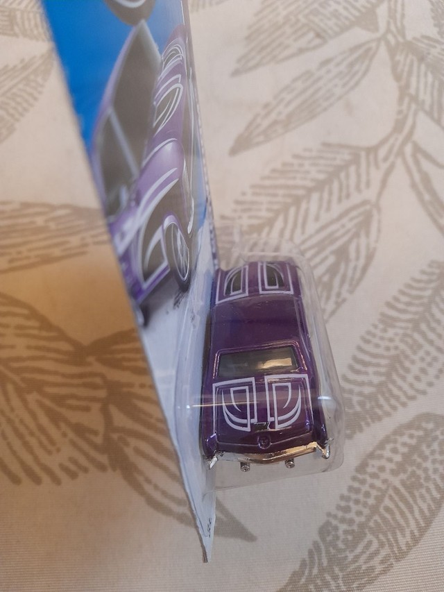 HOT WHEELS 64 BUICK RIVIERA SUPER TREASURE HUNT 2013 - Foto 2