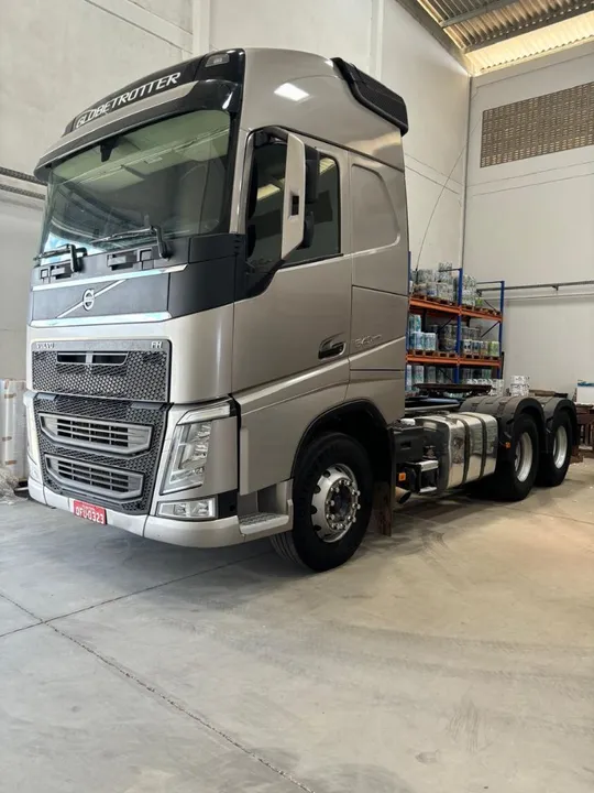 Vendo caminhão Volvo FH 540