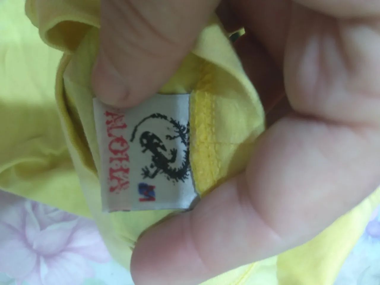 Camiseta Amarela Básica Aloha  - Foto 4