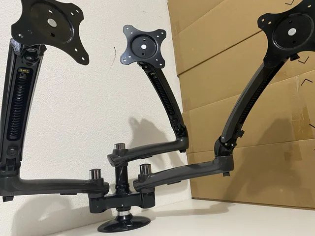 Suporte Braço articulado para até três monitores. - Foto 3
