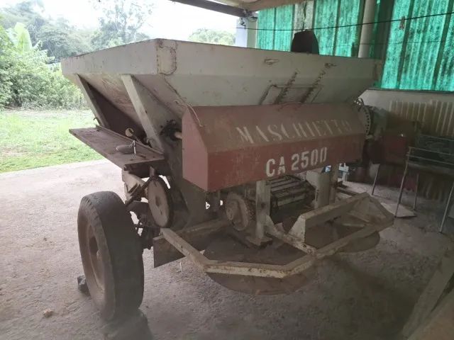 Distribuidora de fertilizantes Maschietto Ca 2500 Usado