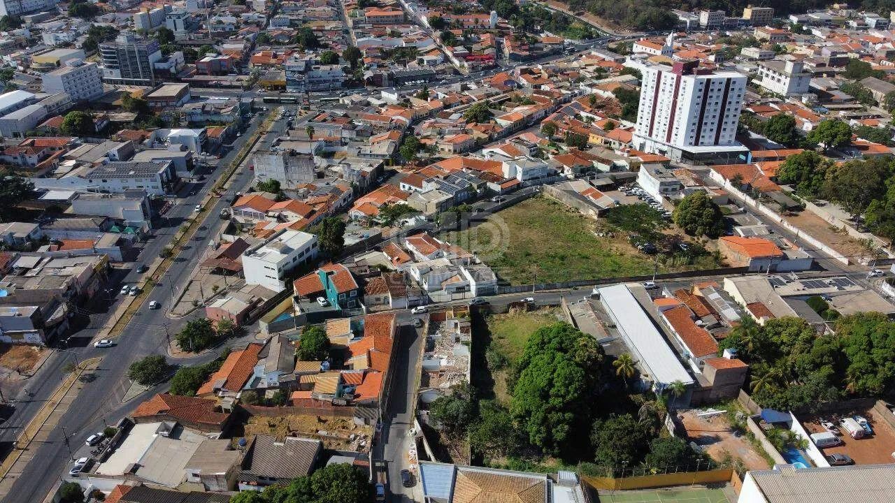 Terreno com aproximadamente 1.430m² no Centro - Foto 3