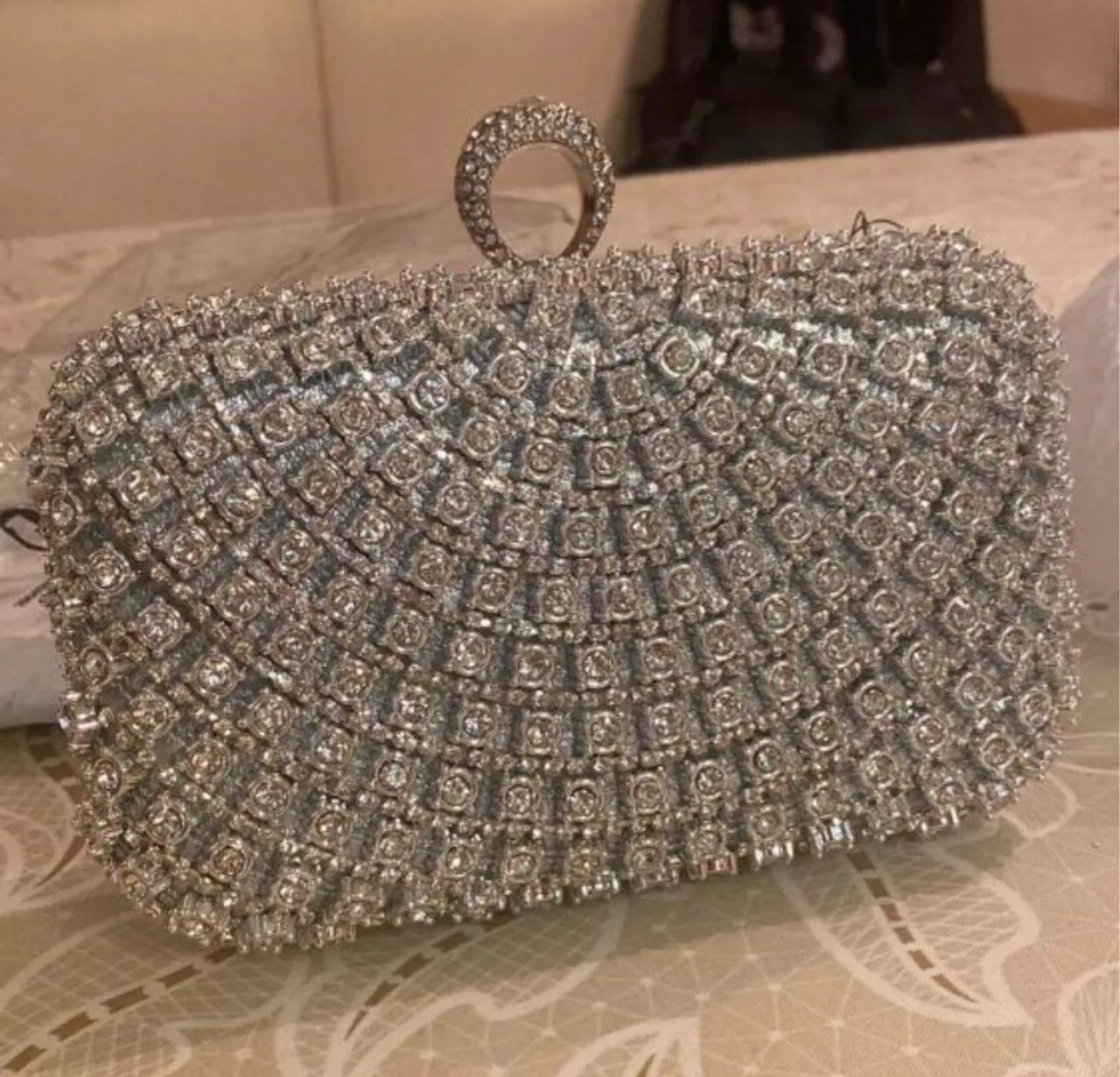 Bolsa de mão prata com pedrarias - Foto 4