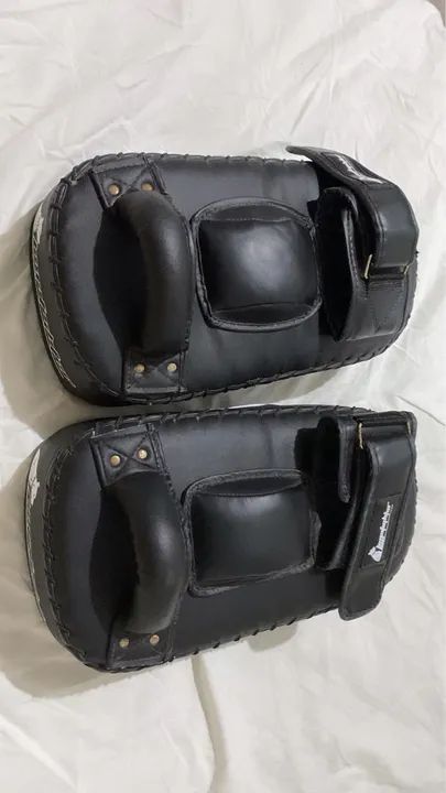 Par de Aparadores - Artes Marciais - Foto 3