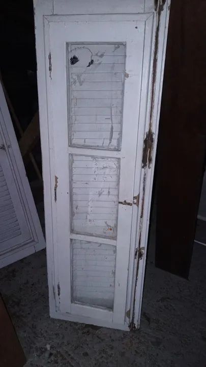 1 janela madeira veneziana 