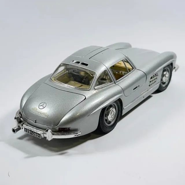 Miniatura Mercedes-benz 300sl Bburago 1/18 - Foto 2